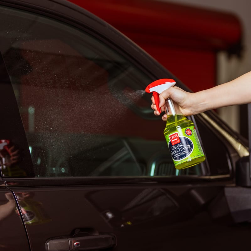 Sprayway Auto Care Glass Cleaner: Clinging Formula, Easy to Clean Windows, Mirrors & Windshields, 22 oz
