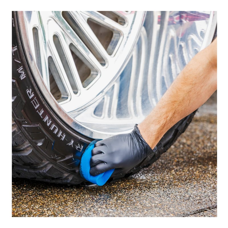 Dissatisfied with applying tire dressings? Try this! - Car Care
