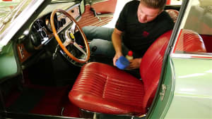 Leather Care  Auto Interiors - 16 oz - Griot's Garage