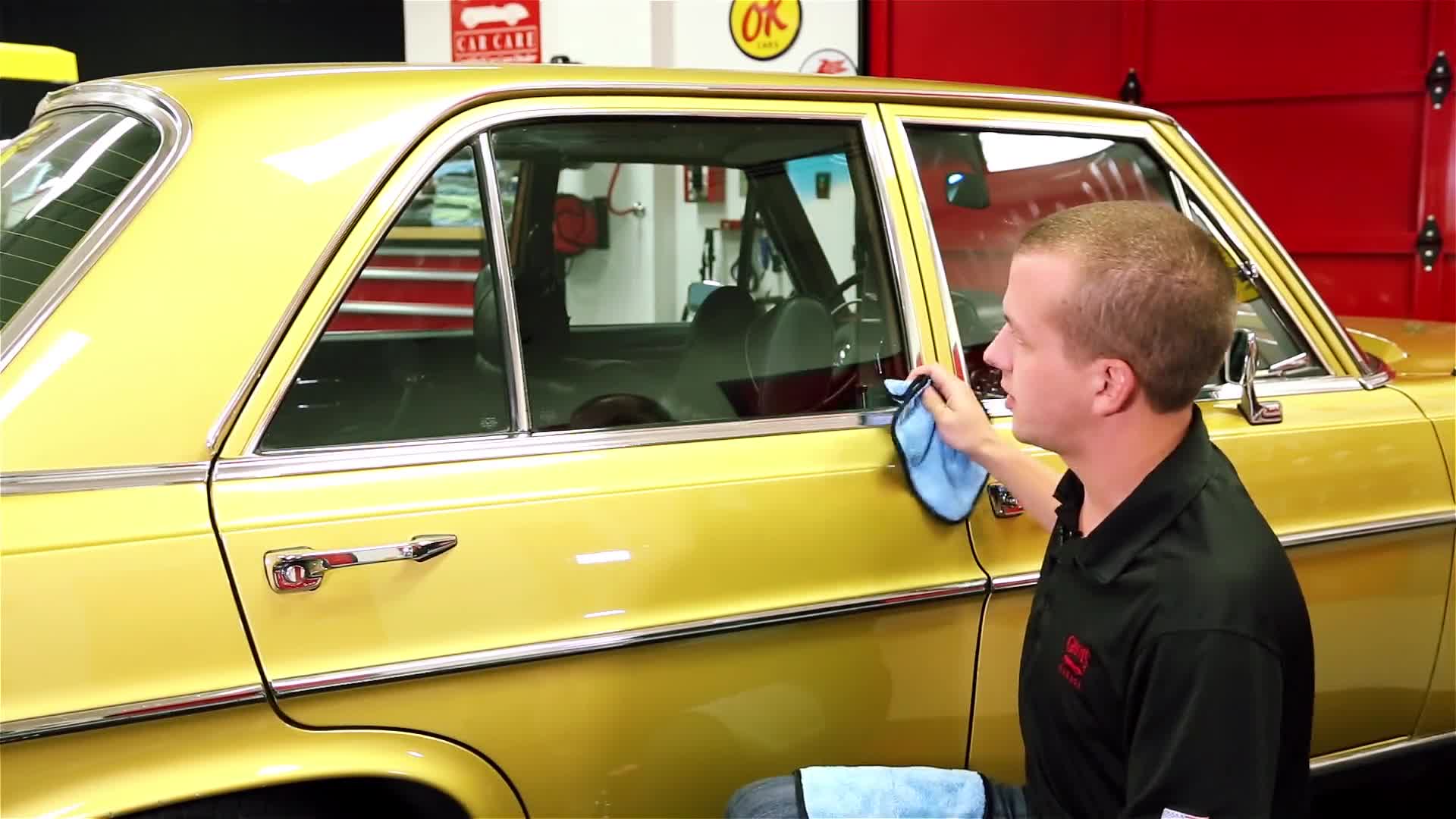 Ultra-Premium Auto Glass Cleaner 19 oz - Griot's Garage
